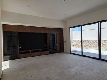 Espectacular casa en preventa La Loma Golf con alberca