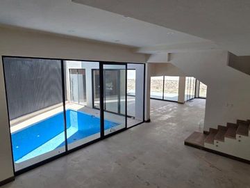Espectacular casa en preventa La Loma Golf con alberca