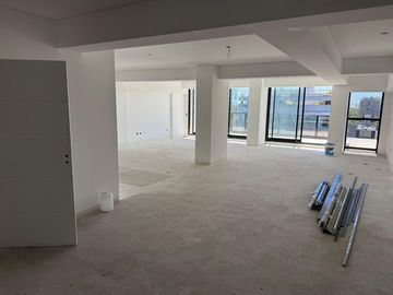 VENTA OFICINA 149MTS -  PISOS ALTOS C/BALCON - A ESTRENAR - Belgrano