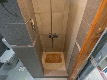 Venta de Casa en El Cazador, tipo Loft con gran parque y pileta, Barrio los pájaros.