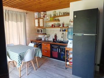 Venta de Casa en El Cazador, tipo Loft con gran parque y pileta, Barrio los pájaros.