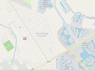 Venta de Casa en El Cazador, tipo Loft con gran parque y pileta, Barrio los pájaros.