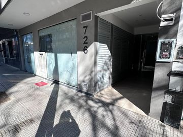 Luminoso 2 ambientes con balcon en Colegiales!