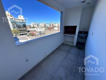 Luminoso 2 ambientes con balcon en Colegiales!