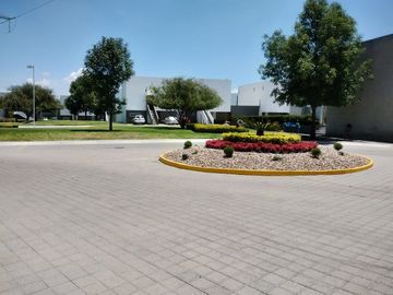 CASA EN RENTA AMUEBLADA EN EL MIRADOR, QUERETARO