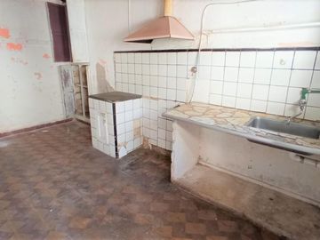 Casa interna única a reciclar, España y Hospitales, Rosario