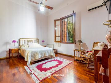 VENTA - Casa 4 dormitorios con patio y quincho. Zona Sur, Rosario - APTO CRÉDITO.