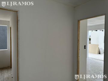 Casa 5 ambientes vista a la laguna central en El Canton - Norte PG