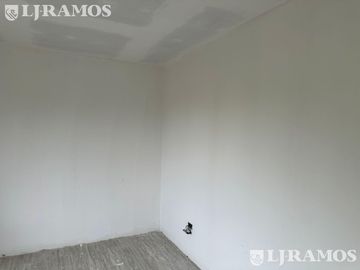 Casa 5 ambientes vista a la laguna central en El Canton - Norte PG