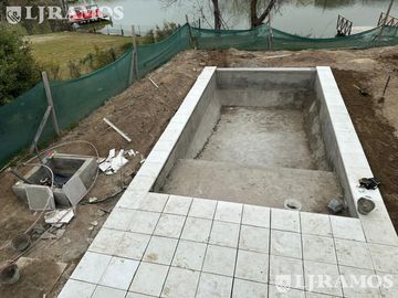 Casa 5 ambientes vista a la laguna central en El Canton - Norte PG