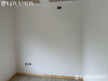 Casa 5 ambientes vista a la laguna central en El Canton - Norte PG