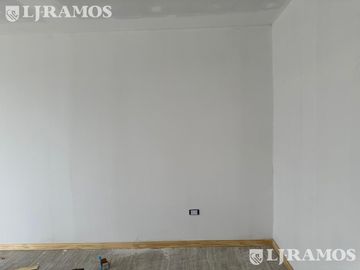 Casa 5 ambientes vista a la laguna central en El Canton - Norte PG