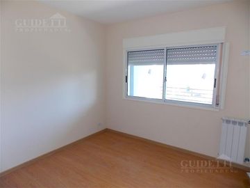 Venta Semipiso a Estrenar 4 ambientes 205m2 totales balcón   terraza propia - Flores
