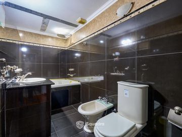 VENTA | PERMUTA - Casa 3 dormitorios, jacuzzi, y cochera- La Florida, Rosario. APTO CRÉDITO.