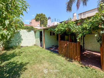 VENTA | PERMUTA - Casa 3 dormitorios, jacuzzi, y cochera- La Florida, Rosario. APTO CRÉDITO.