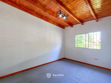 VENTA | PERMUTA - Casa 3 dormitorios, jacuzzi, y cochera- La Florida, Rosario. APTO CRÉDITO.