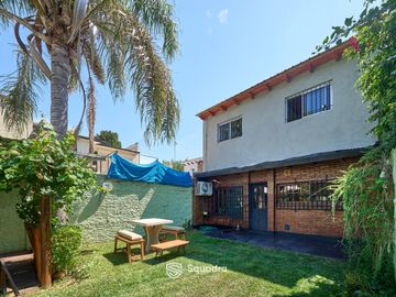 VENTA | PERMUTA - Casa 3 dormitorios, jacuzzi, y cochera- La Florida, Rosario. APTO CRÉDITO.