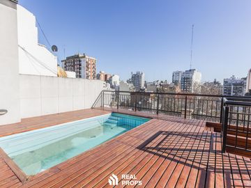 VENTA MONOAMBIENTE CON BALCÓN, PILETA Y PARRILLA EN FLORES