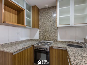 VENTA MONOAMBIENTE CON BALCÓN, PILETA Y PARRILLA EN FLORES