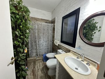Casa a la laguna de 5 ambientes - APTA CREDITO