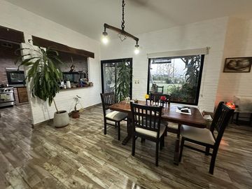 Casa a la laguna de 5 ambientes - APTA CREDITO