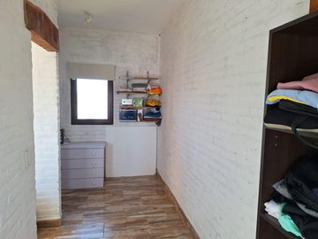 Casa a la laguna de 5 ambientes - APTA CREDITO