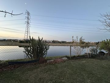 Casa a la laguna de 5 ambientes - APTA CREDITO