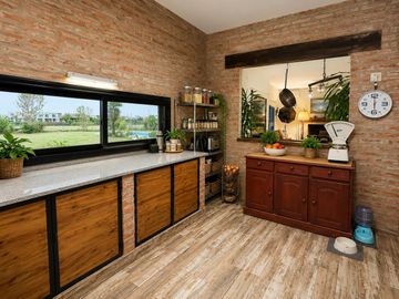 Casa a la laguna de 5 ambientes - APTA CREDITO