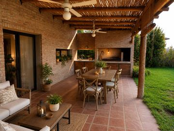 Casa a la laguna de 5 ambientes - APTA CREDITO