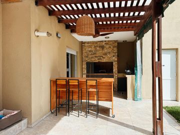 Venta - Casa de tres dormitorios a la venta en Tierra Nueva, Fisherton, Rosario