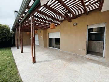 Venta - Casa de tres dormitorios a la venta en Tierra Nueva, Fisherton, Rosario