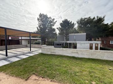 Casa en Venta - Costa Esmeralda Barrio Residencial II