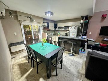 Saavedra impecable Triplex con cochera !!!! SIN EXPENSAS