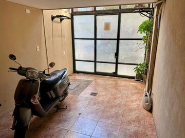 Saavedra impecable Triplex con cochera !!!! SIN EXPENSAS