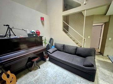 Saavedra impecable Triplex con cochera !!!! SIN EXPENSAS
