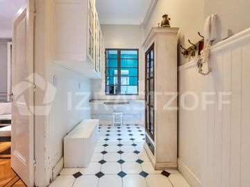 Semipiso Frances en Venta a metros de Plaza Lbertad