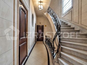 Semipiso Frances en Venta a metros de Plaza Lbertad