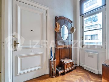 Semipiso Frances en Venta a metros de Plaza Lbertad