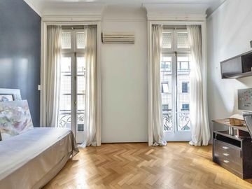 Semipiso Frances en Venta a metros de Plaza Lbertad
