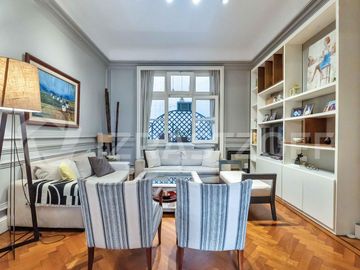 Semipiso Frances en Venta a metros de Plaza Lbertad