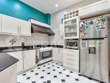 Semipiso Frances en Venta a metros de Plaza Lbertad