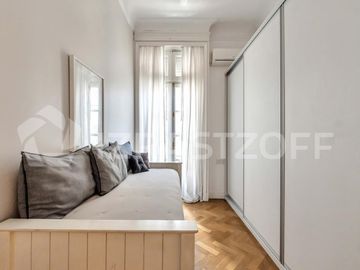 Semipiso Frances en Venta a metros de Plaza Lbertad
