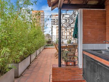 Departamento en venta de 3 dormitorios con terraza. Piso alto en Belgrano