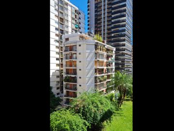 Departamento en venta de 3 dormitorios con terraza. Piso alto en Belgrano