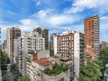 Departamento en venta de 3 dormitorios con terraza. Piso alto en Belgrano