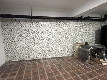 Venta casa de 6 ambientes con patio y cochera en Flores