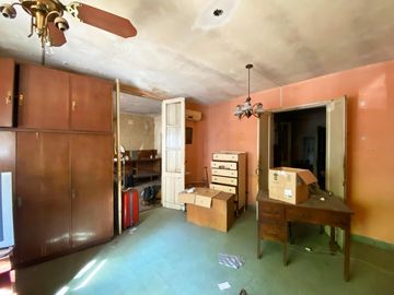 Casa en Venta para reciclar de 2 dormitorios en Barrio Parque.