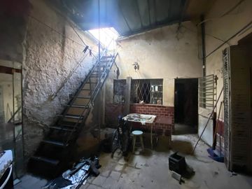 Casa en Venta para reciclar de 2 dormitorios en Barrio Parque.