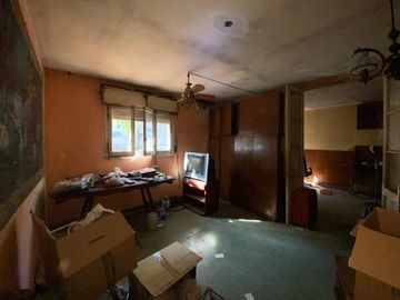 Casa en Venta para reciclar de 2 dormitorios en Barrio Parque.