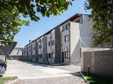 Departamento en Venta en Housing Zona Sur, un dormitorio con cochera, seguridad y SUM